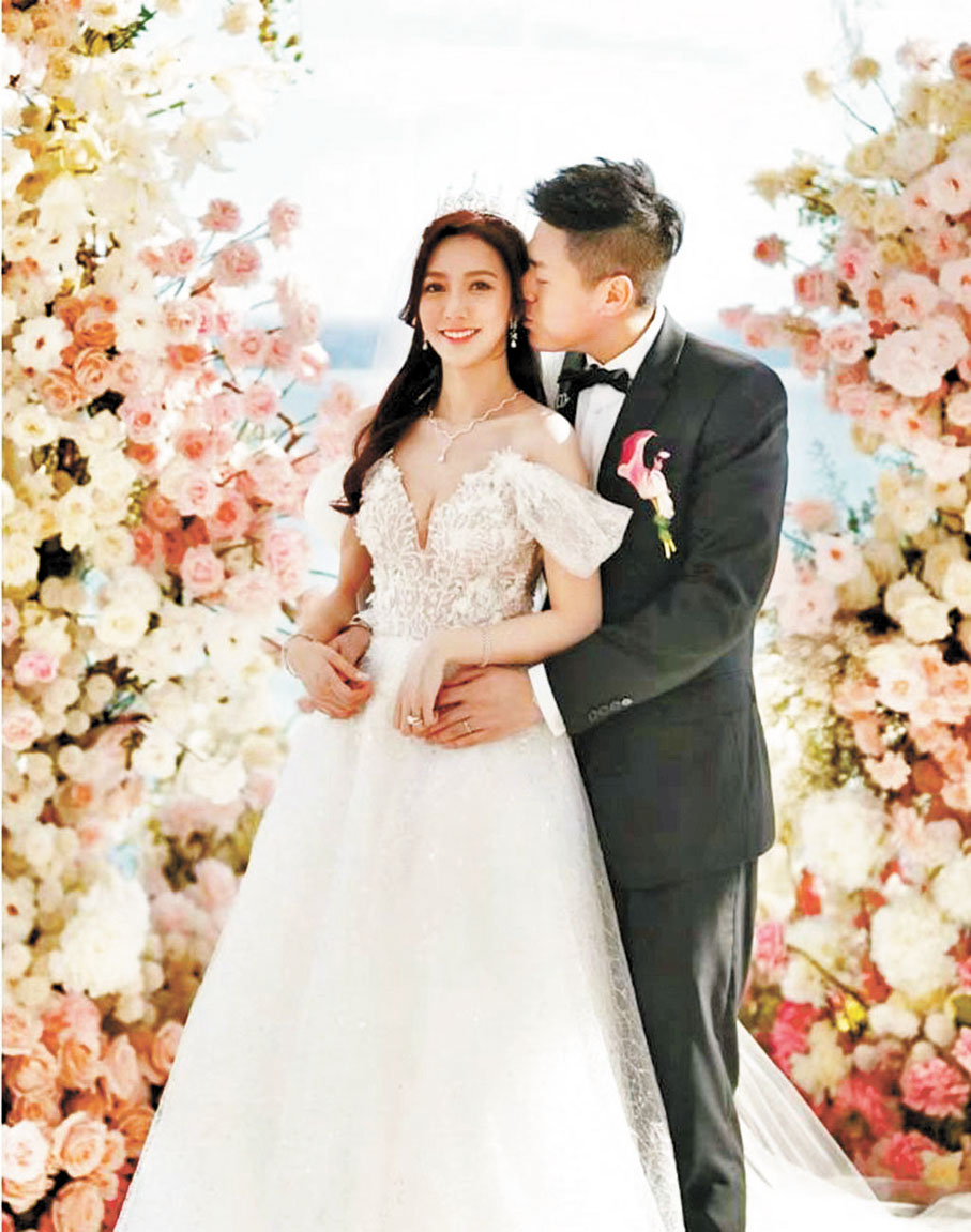 ◆何依婷與圈外男友正式成為夫婦。