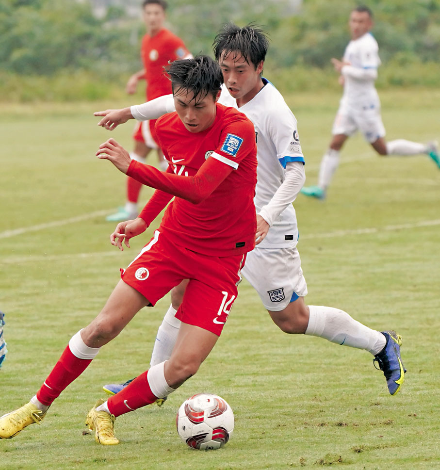 ◆潘沛軒（紅衫）為港足射入唯一的入球。