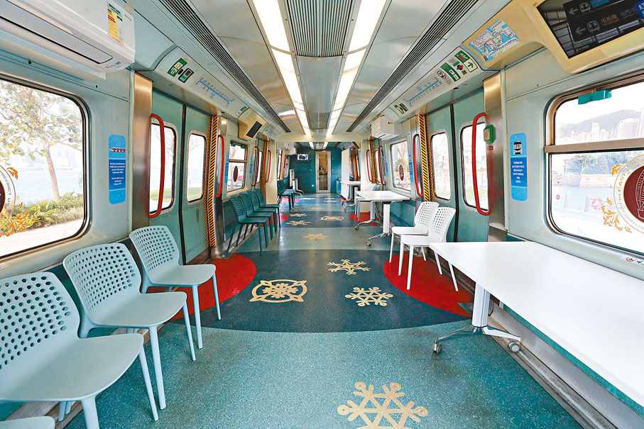 ◆車廂改裝成工作室。 香港文匯報記者郭木又 攝