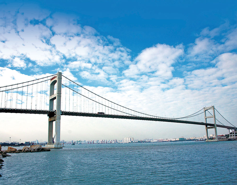 ◆長江基建於1993年首度參與發展內地收費道路及橋樑項目。