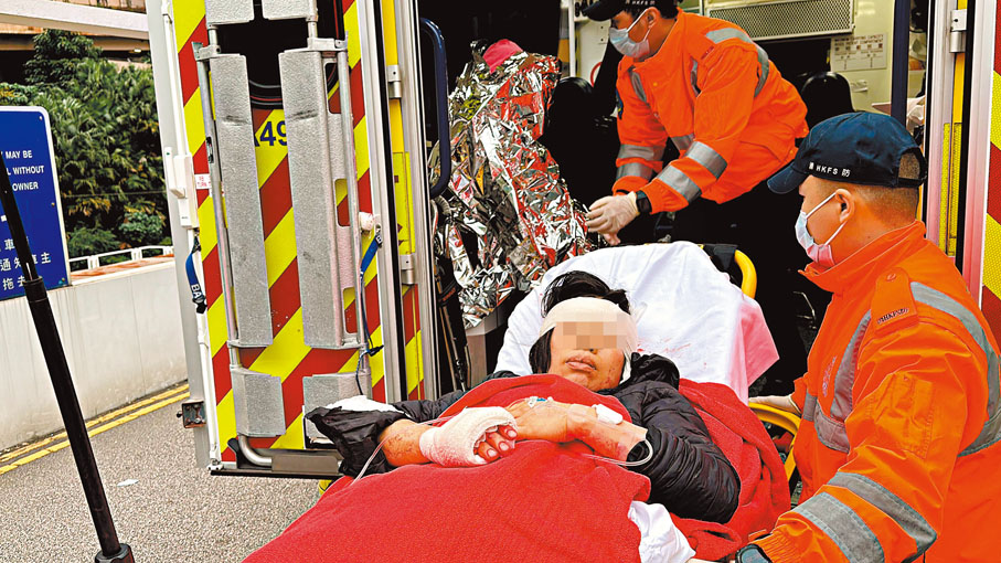 ◆右手及左後腦受傷的女戶主送院時清醒。