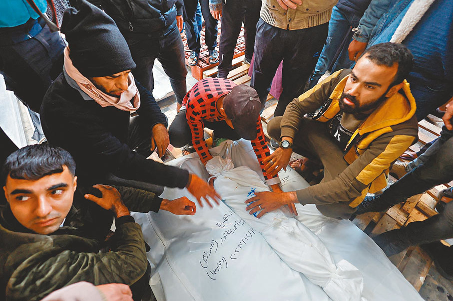 ◆失去至親的痛苦，或令憤怒的加沙民眾變得激進。 路透社