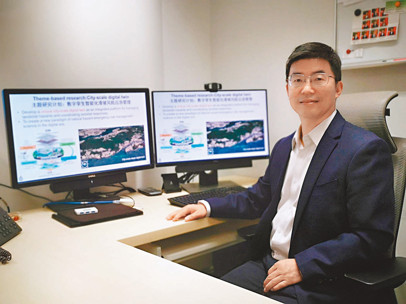 ◆張利民的團隊正研發可實時監測全港斜坡的數字孿生系統。香港文匯報記者王鼎煌 攝