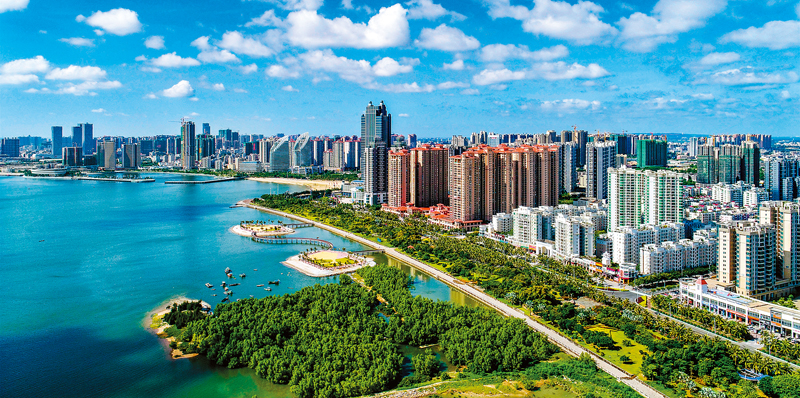 ◆《規劃》提出，湛茂都市圈將加強湛江市中心城區主中心和茂名市中心城區副中心「雙心」協同引領。圖為湛江市市容。 香港文匯報廣東傳真