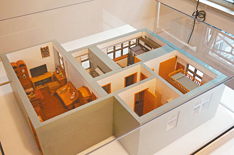 ◆ 「西西空間」中陳列仿其故居建造的微型屋模型。