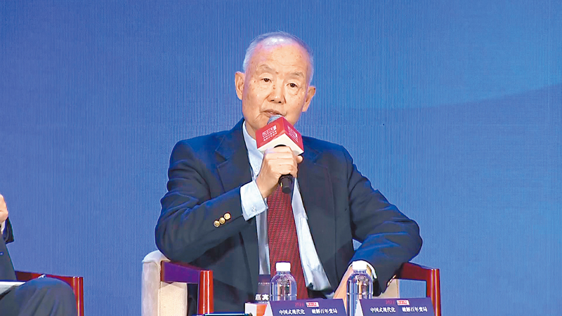 ◆國防大學戰略研究所原所長、海軍少將楊毅。 香港文匯報記者王玨 攝