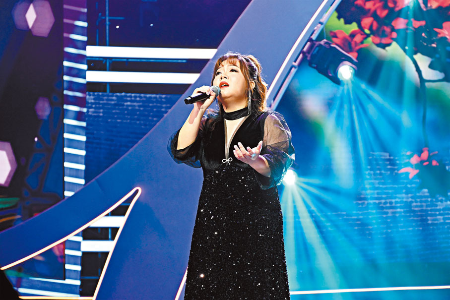 ◆香港賽區的林永琪深情演繹自選歌曲《她》。
