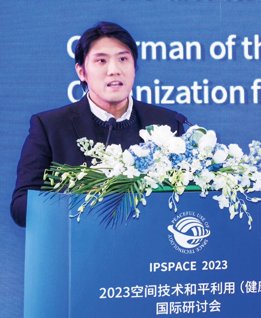 ◆ 麥騫譽鼓勵青少年為國家的航天事業作出貢獻。