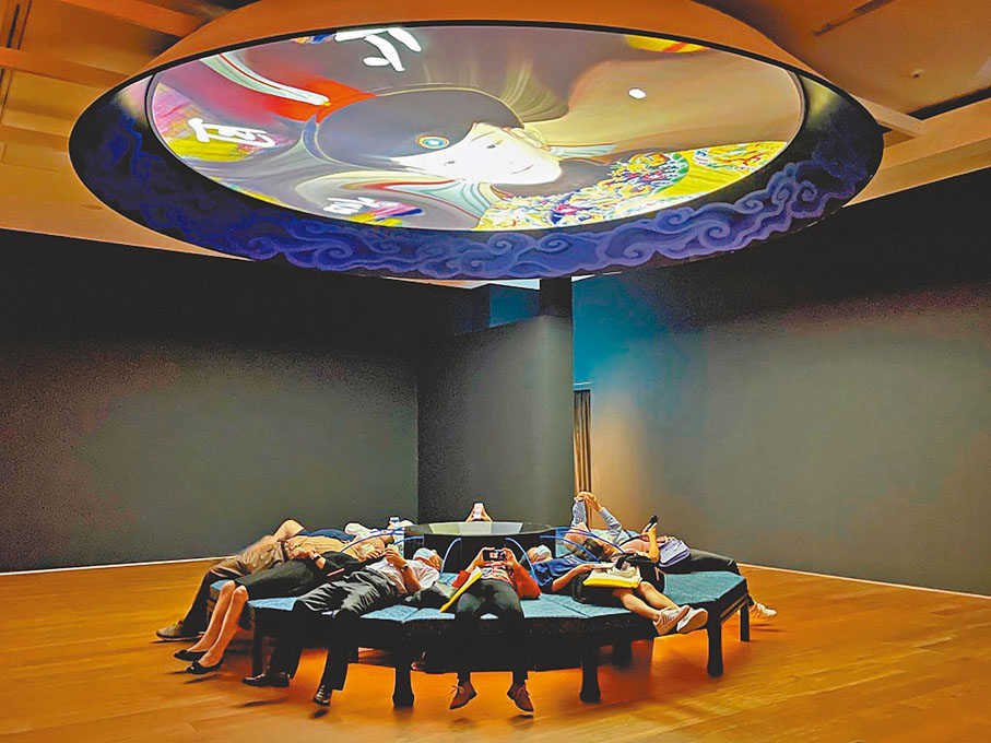 ◆《夢境》呈現了乾隆皇帝夢見髮妻富察皇后的情景。