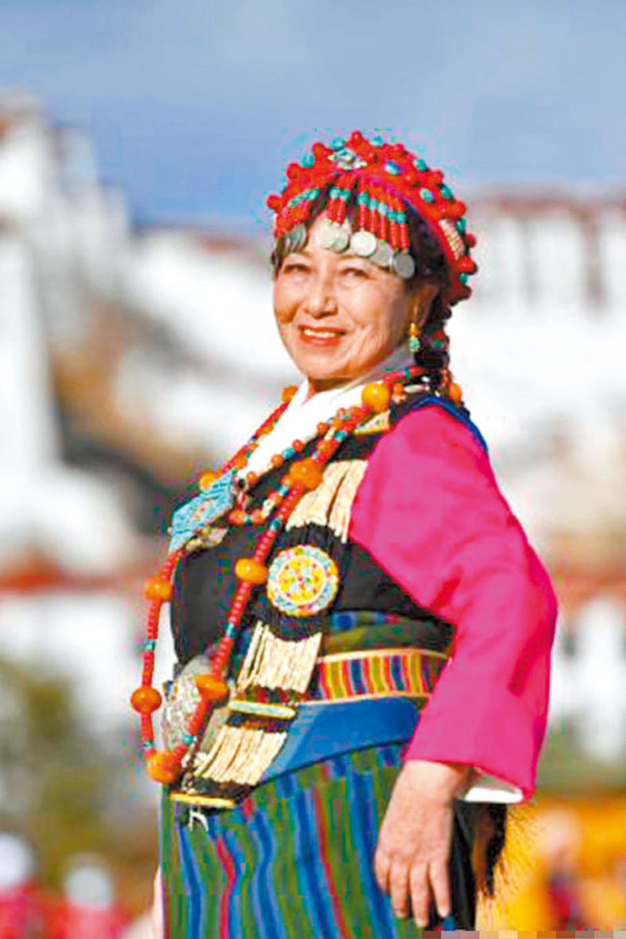 ◆日喀則傳統服飾。