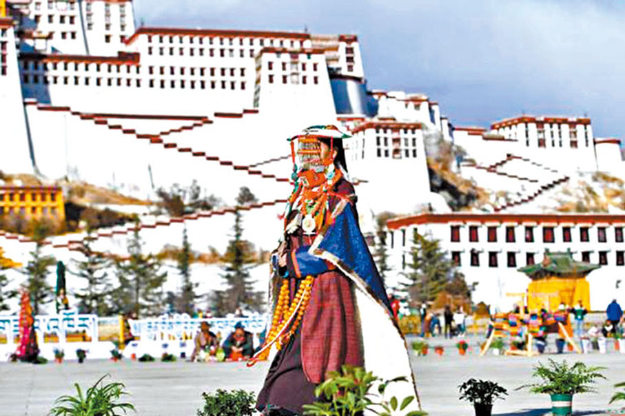 ◆阿里普蘭縣傳統「鮮舞」服飾。