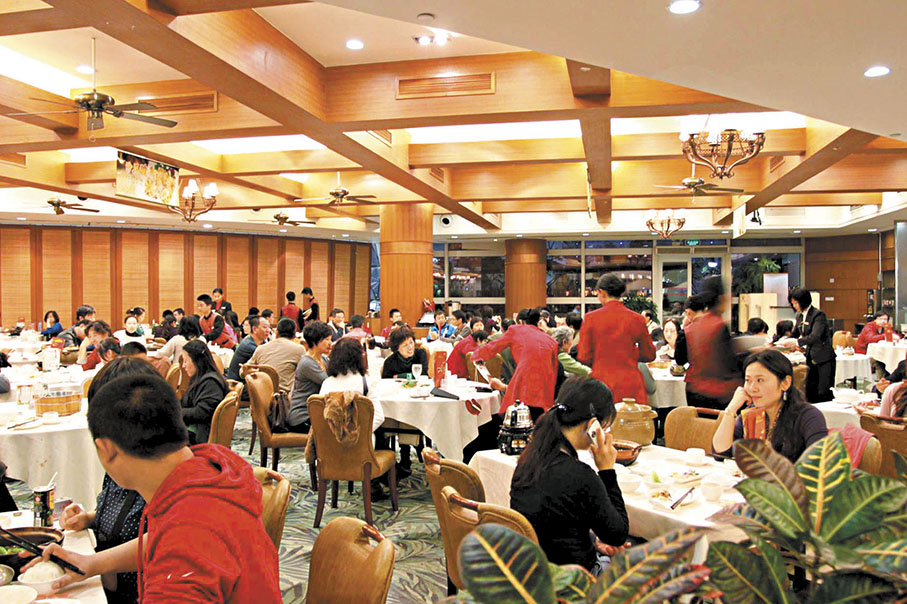 ◆港人在深圳消費，餐飲佔九成以上。圖為深圳一間酒樓。 資料圖片