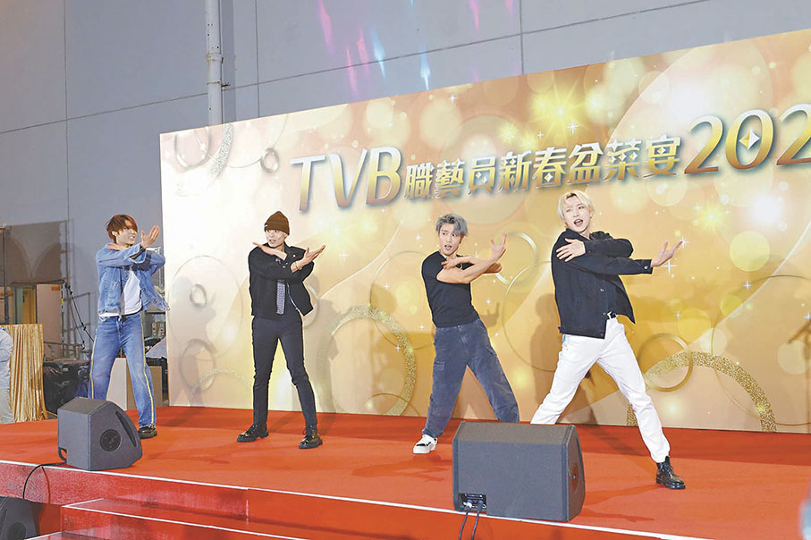 ◆「亞洲超星團」學員即場載歌載舞。
