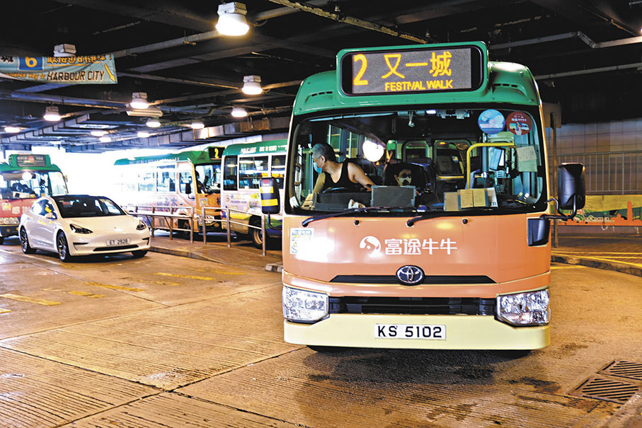 ◆香港小巴司機人手嚴重不足，業界需輸入內地司機填補空缺。 香港文匯報記者劉明  攝