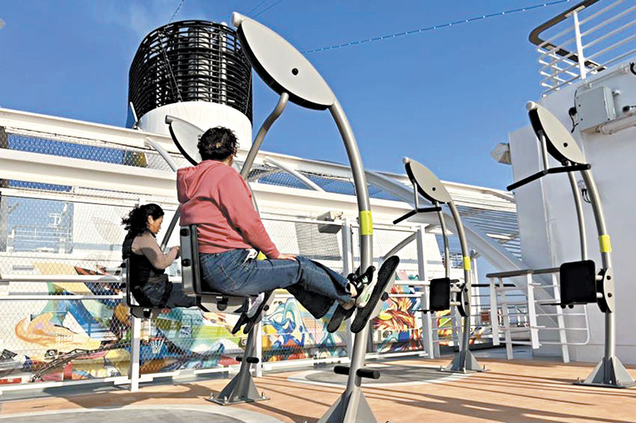 ◆遊客可以在船上使用健身設施。香港文匯報上海傳真