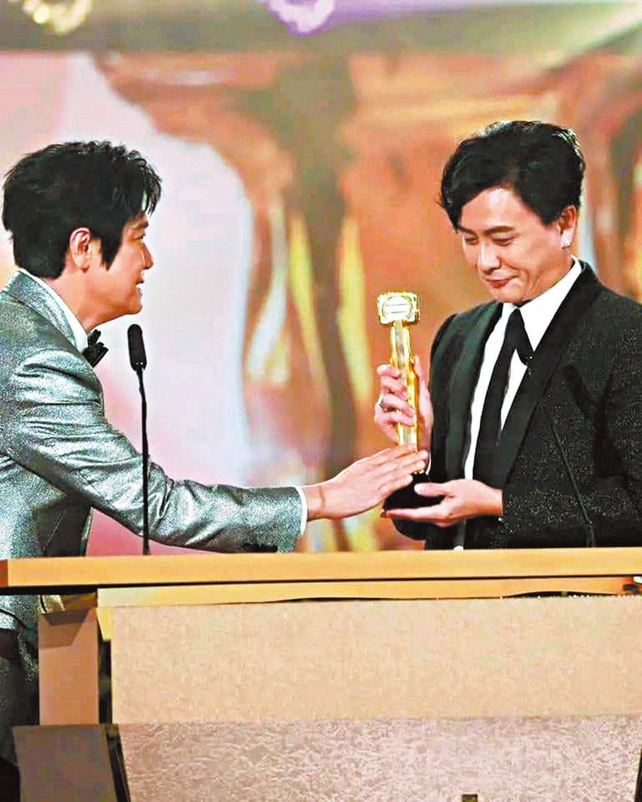 ◆黃宗澤接過大灣區最喜愛TVB男主角獎。
