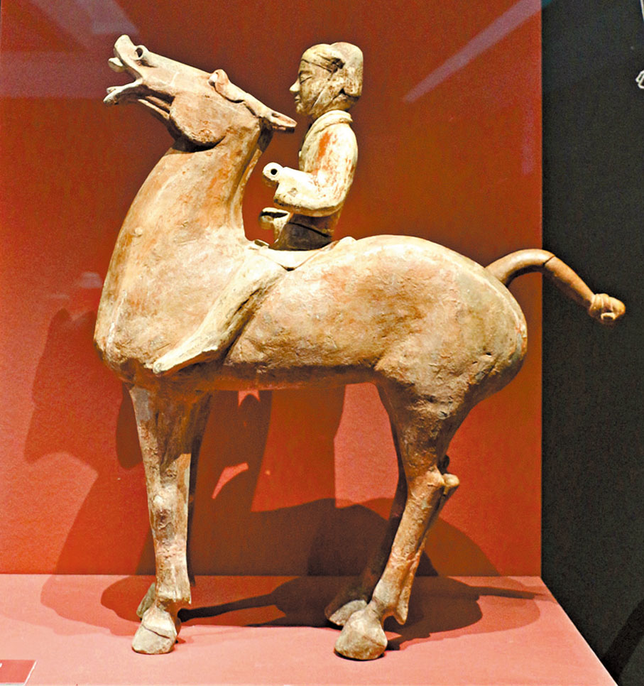 ◆西漢彩繪陶騎兵俑