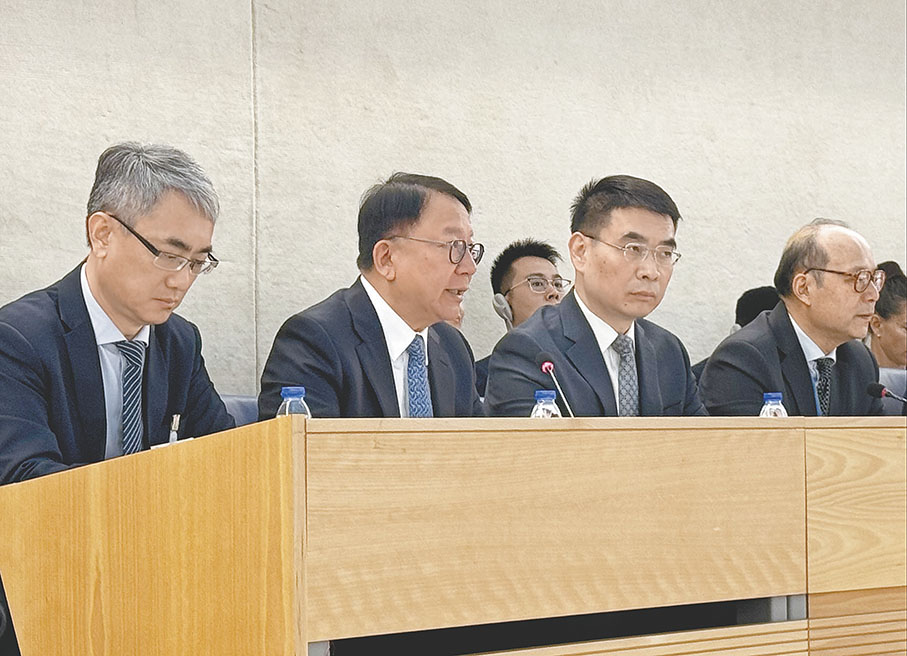 ◆陳國基（左二）在聯合國人權理事會發言。