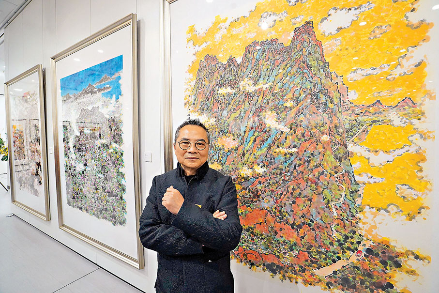 ◆林天行在作品《香江四屏》前。