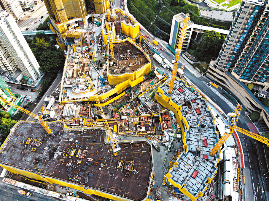 ◆目前一手的已批未售、待批樓花申請和新盤貨尾單位合共超過5萬伙。圖為何文田新盤項目。