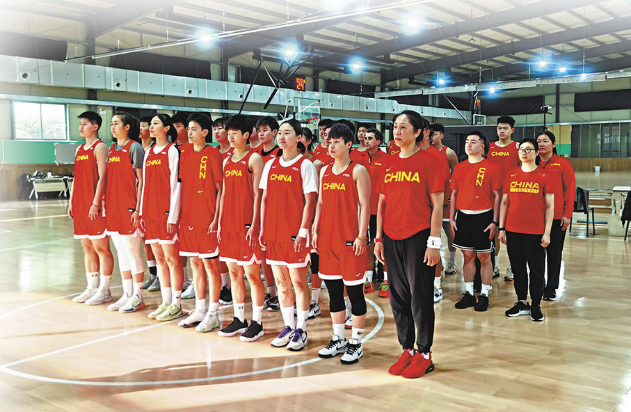 ◆中國女籃於1月7日起在廣東清遠集結。   中國籃球之隊圖片