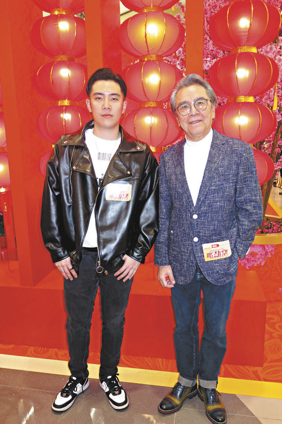 ◆姜大衛與兒子姜卓文一起亮相。