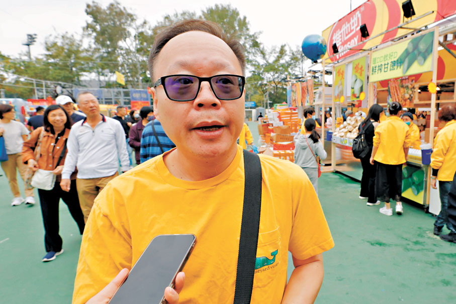 ◆馮先生是熟食檔負責人。香港文匯報記者北山彥  攝