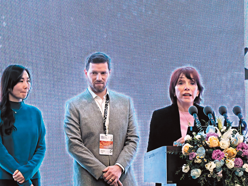 ◆趙無極基金會主席、趙無極夫人弗朗索瓦茲·馬爾凱-趙出席研討會並致辭。