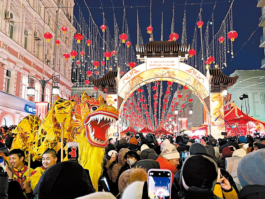 ◆莫斯科大街洋溢中國傳統風情。 中新社