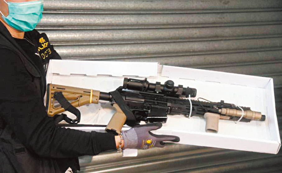 ◆警方當日在大埔翠屏花園目標單位內檢獲的AR-15步槍，殺傷力強大。 資料圖片