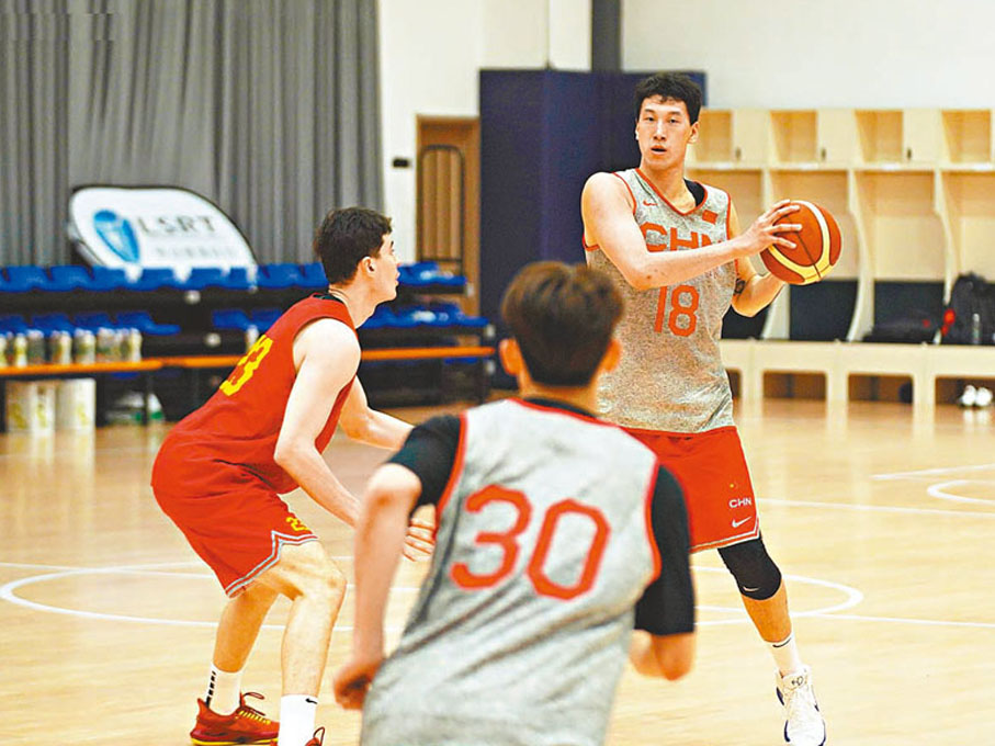 ◆中國男籃啟行前在青島集訓。中國籃球之隊圖片