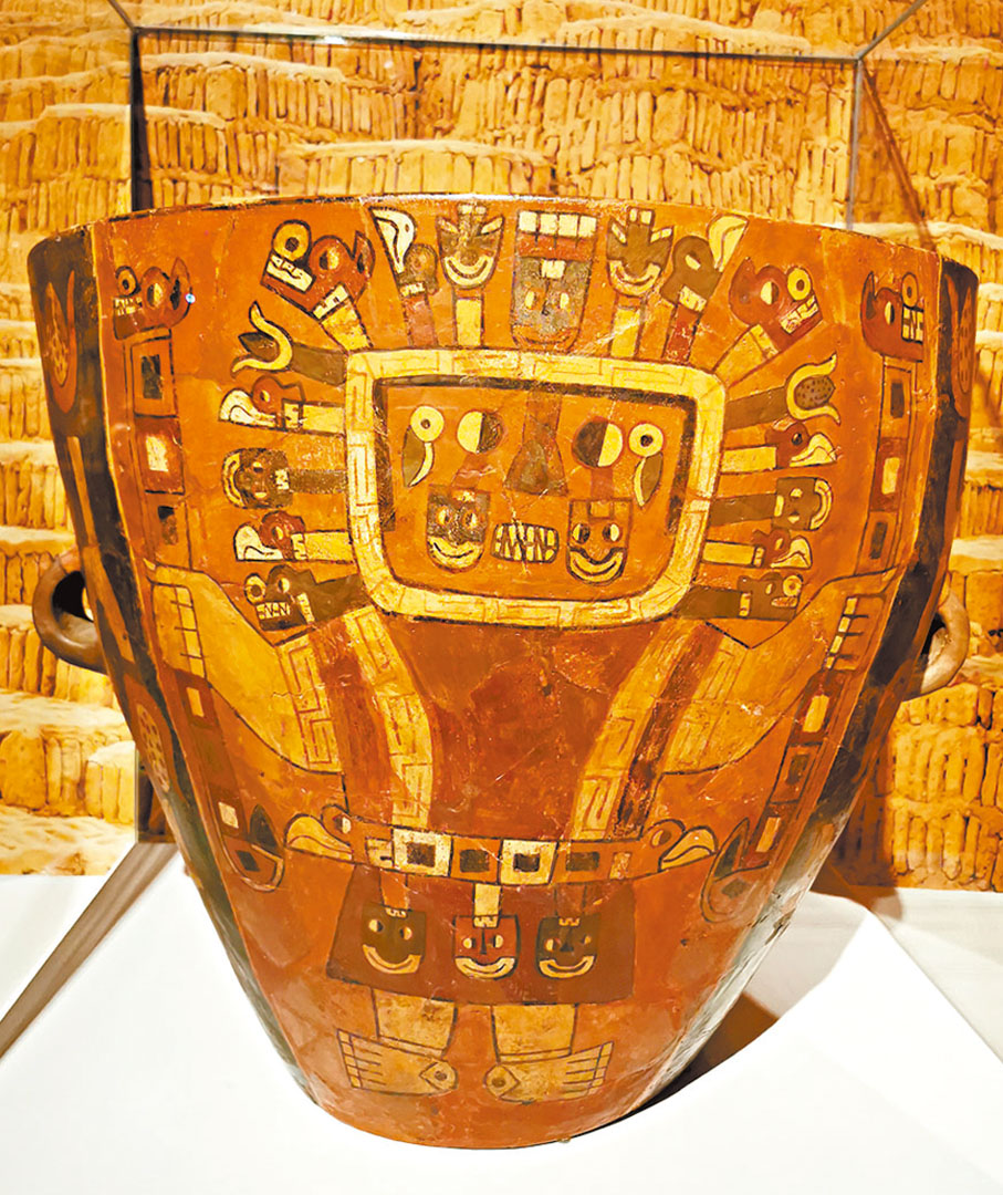 ◆大型彩陶甕（公元750-900年，瓦里帝國，秘魯考古學人類學歷史學國家博物館）