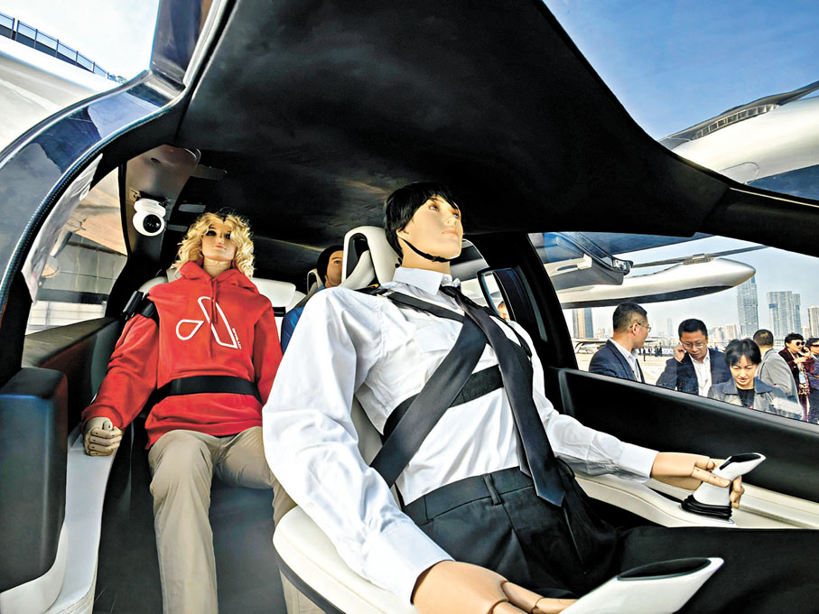 ◆eVTOL航空器搭載模擬人進行首航。香港文匯報記者郭若溪  攝