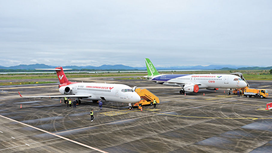 ◆中國商飛ARJ21和C919飛機開啟東南亞演示飛行。香港文匯報上海傳真