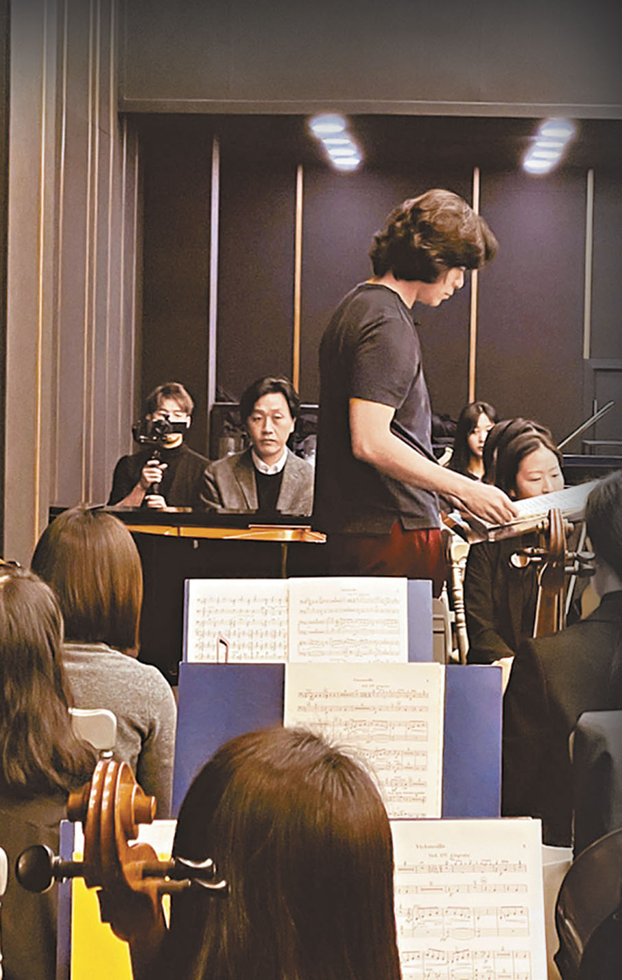 ◆吳懷世與孫旻秀和韓經arte愛樂樂團排練中。  尉瑋  攝