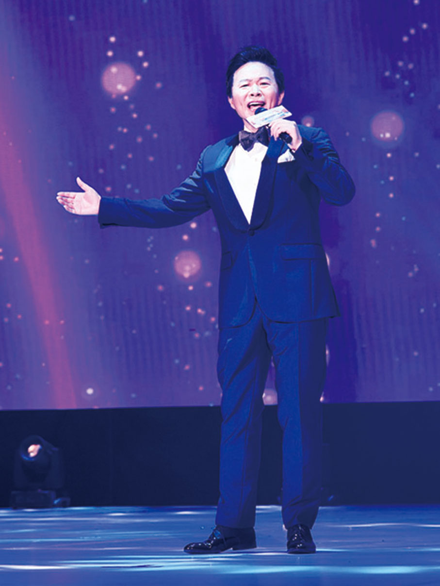 ◆ 男高音歌唱家王宏偉演唱「在那遙遠的地方」。