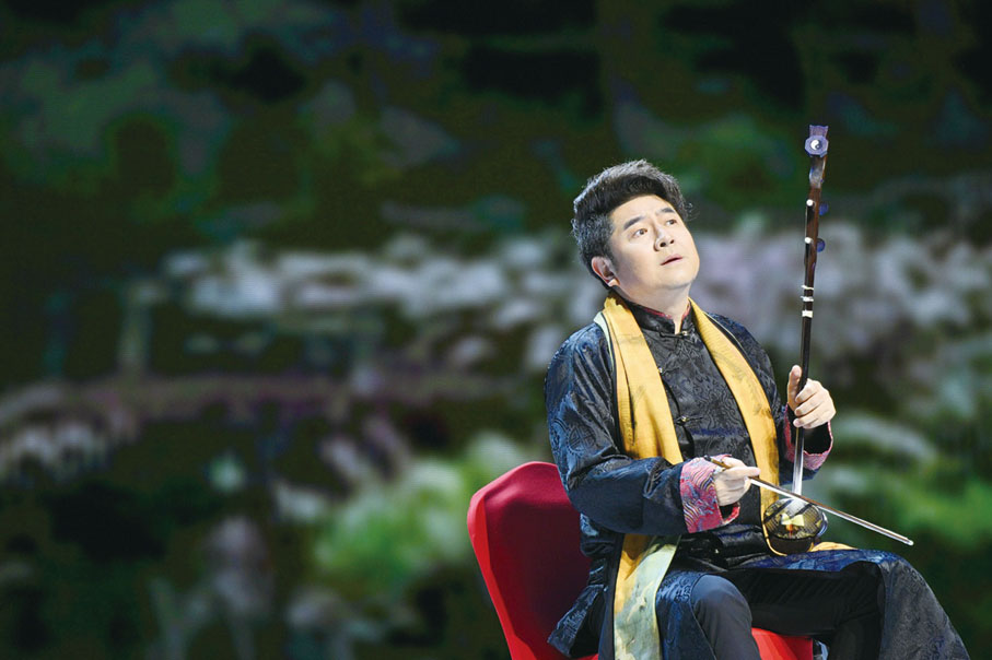 ◆ 著名二胡演奏家陳軍演奏「戰馬奔騰」。