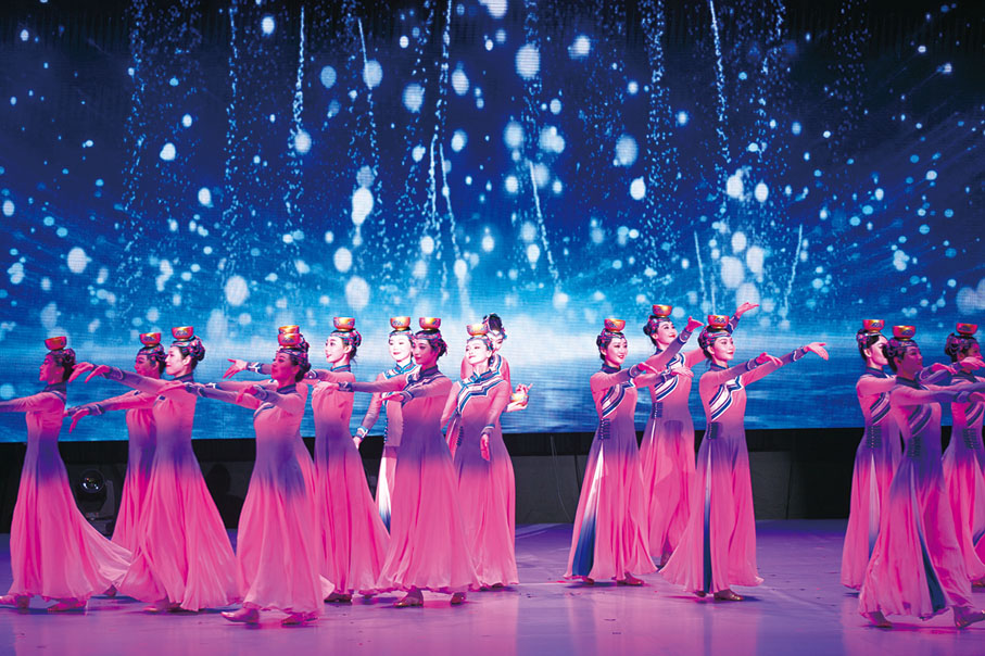 ◆ 女子群舞「頂碗舞」。