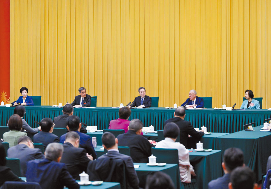 ◆3月6日，中共中央政治局常委、國務院副總理丁薛祥參加全國政協十四屆二次會議港澳地區全國政協委員聯組會。 新華社