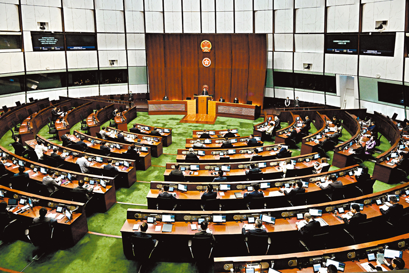 ◆香港特區立法會昨日舉行特別會議，對基本法第二十三條本地立法的《維護國家安全條例草案》進行首讀及二讀，並在法案委員會進行審議。 中新社