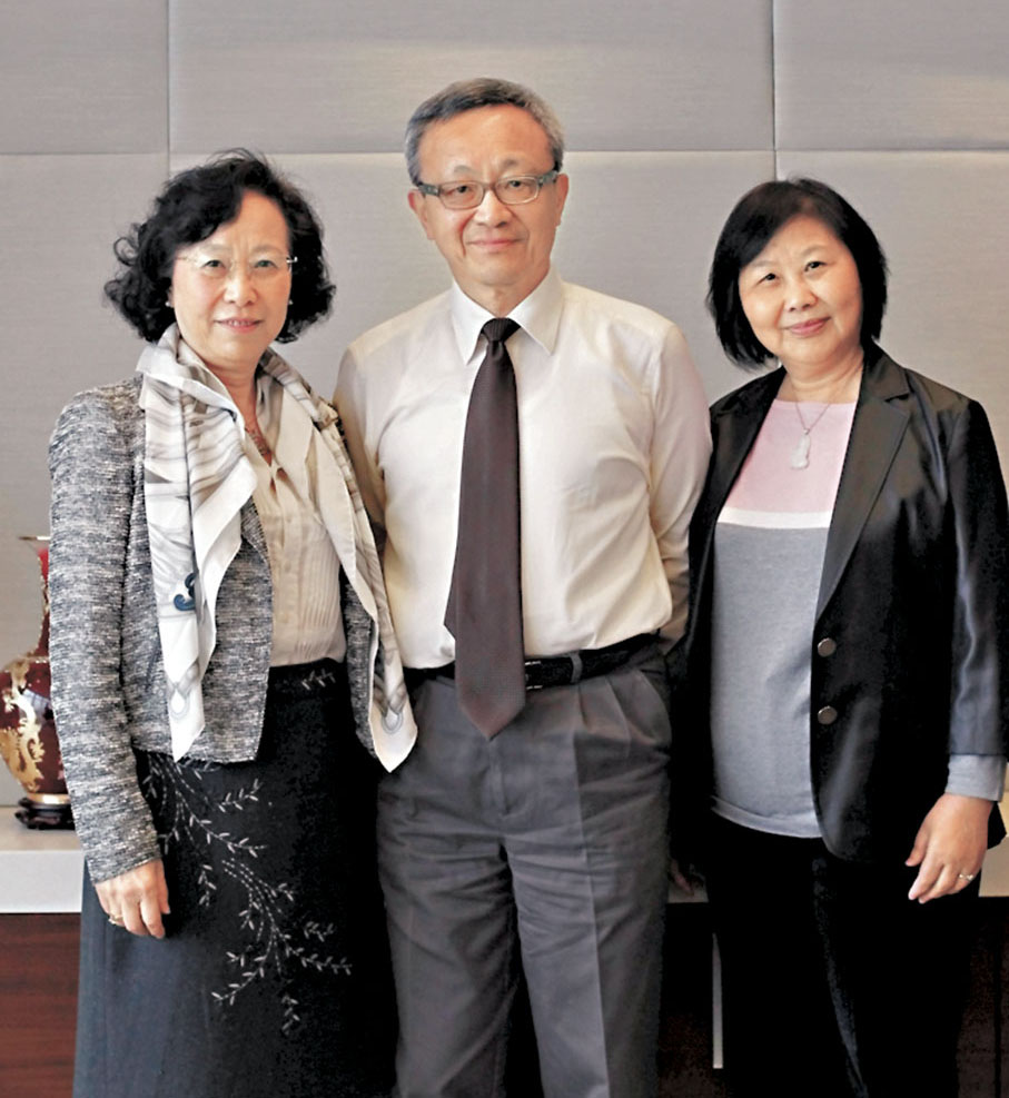 ◆左起：龔中心、龔仁心及龔因心。 資料圖片