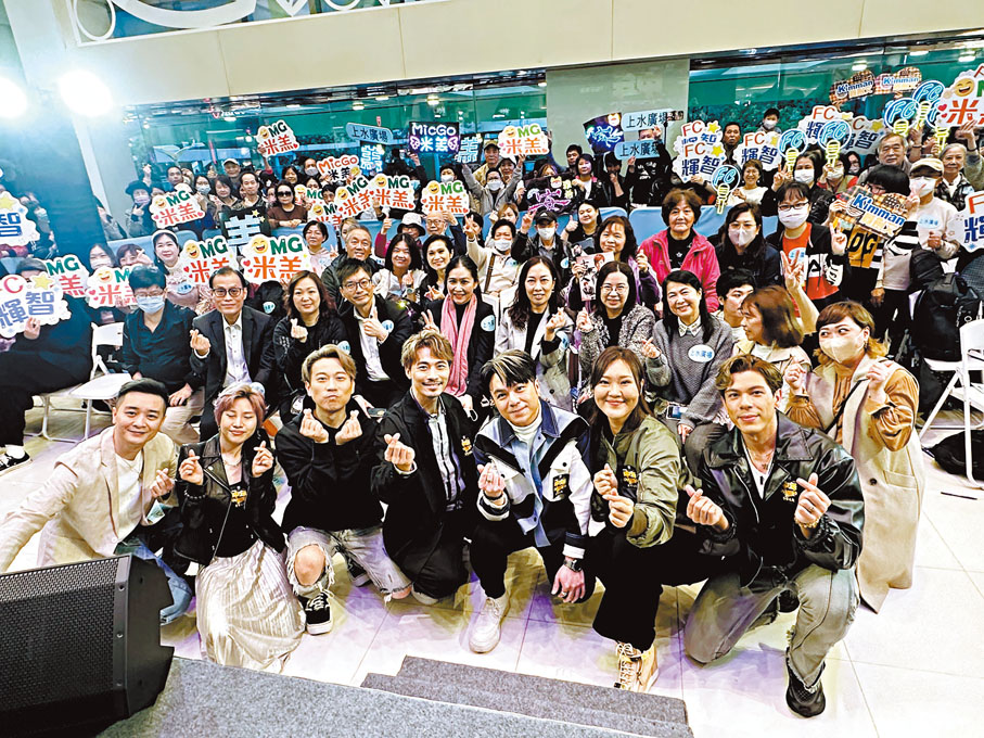 ◆7強到台下與現場觀眾合照。