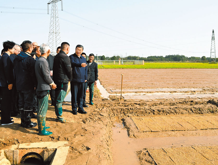 ◆3月19日，中共中央總書記、國家主席、中央軍委主席習近平在湖南省常德市考察調研。這是習近平在鼎城區謝家鋪鎮港中坪村考察，了解春耕備耕等情況。 新華社