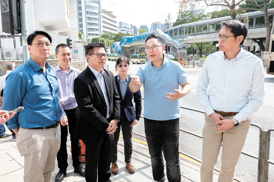 ◆議員昨日前往慈雲山區進行實地視察，並與政府代表交流，以跟進有團體提出要求在東九龍過山線增設慈雲山站的事宜。