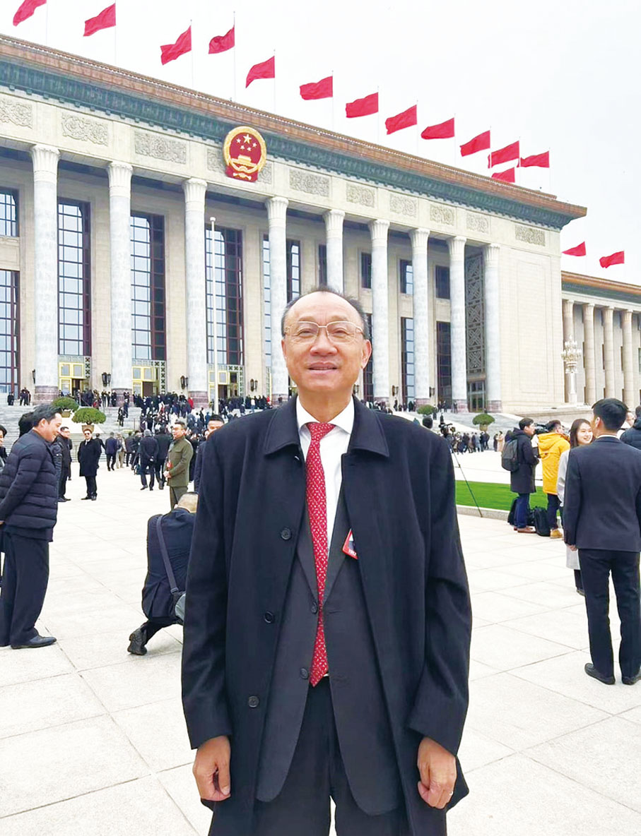 鄧清河 全國政協委員、全國政協教科衞體委員會副主任、香港廣西社團總會永遠會長