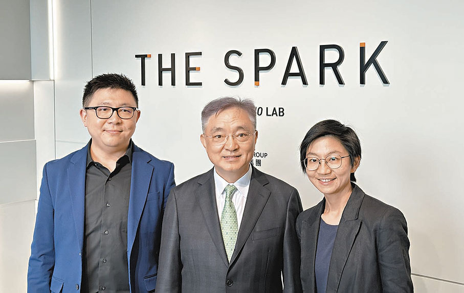 ◆信和楊孟璋(中)表示，The Spark作為推動科創企業的平台，主要目的並不旨在盈利。 香港文匯報 記者黎梓田  攝