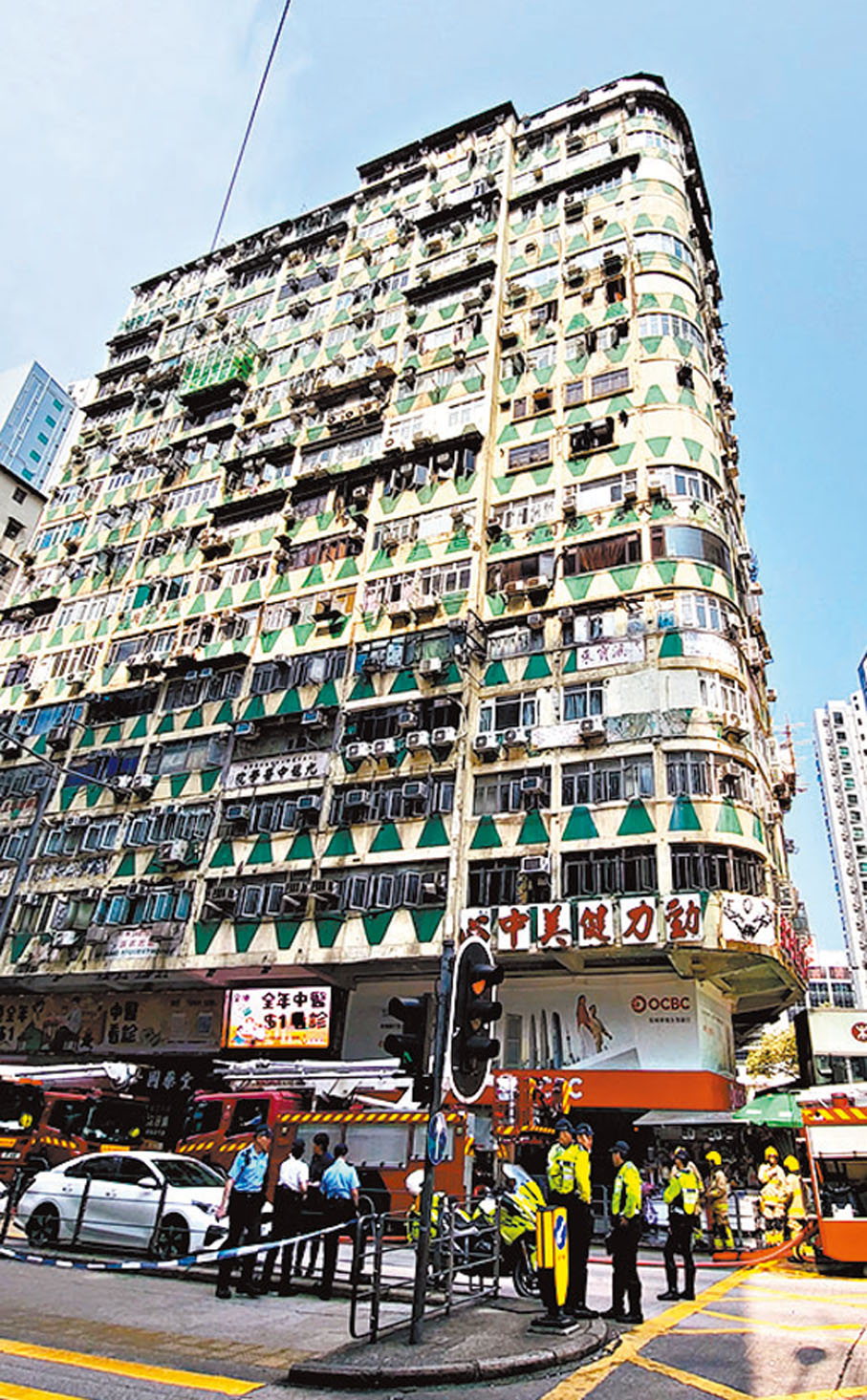 ◆發生三級火釀成5人死亡的華豐大廈。 香港文匯報記者鄧偉明  攝