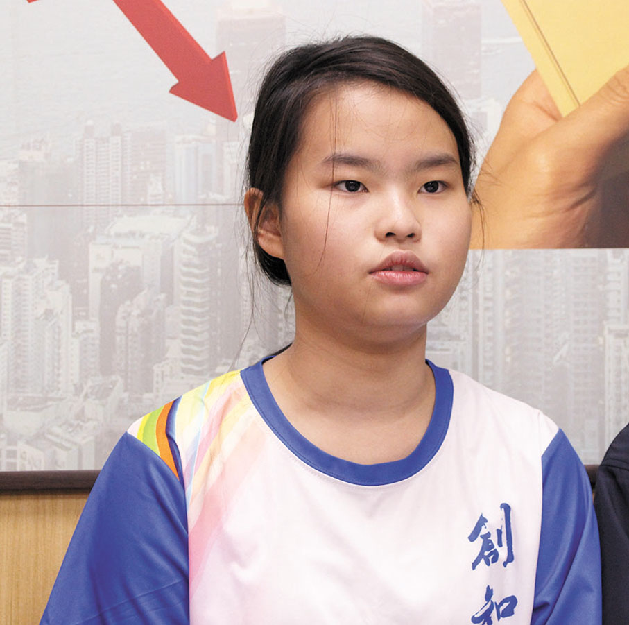 中二學生陳露詩：這次活動讓我更了解優秀傳統中華文化，並培養了保護和傳承中國文明瑰寶的意識。平常，我也會參加國安標語設計比賽等活動，以宣揚國家安全的精神。	