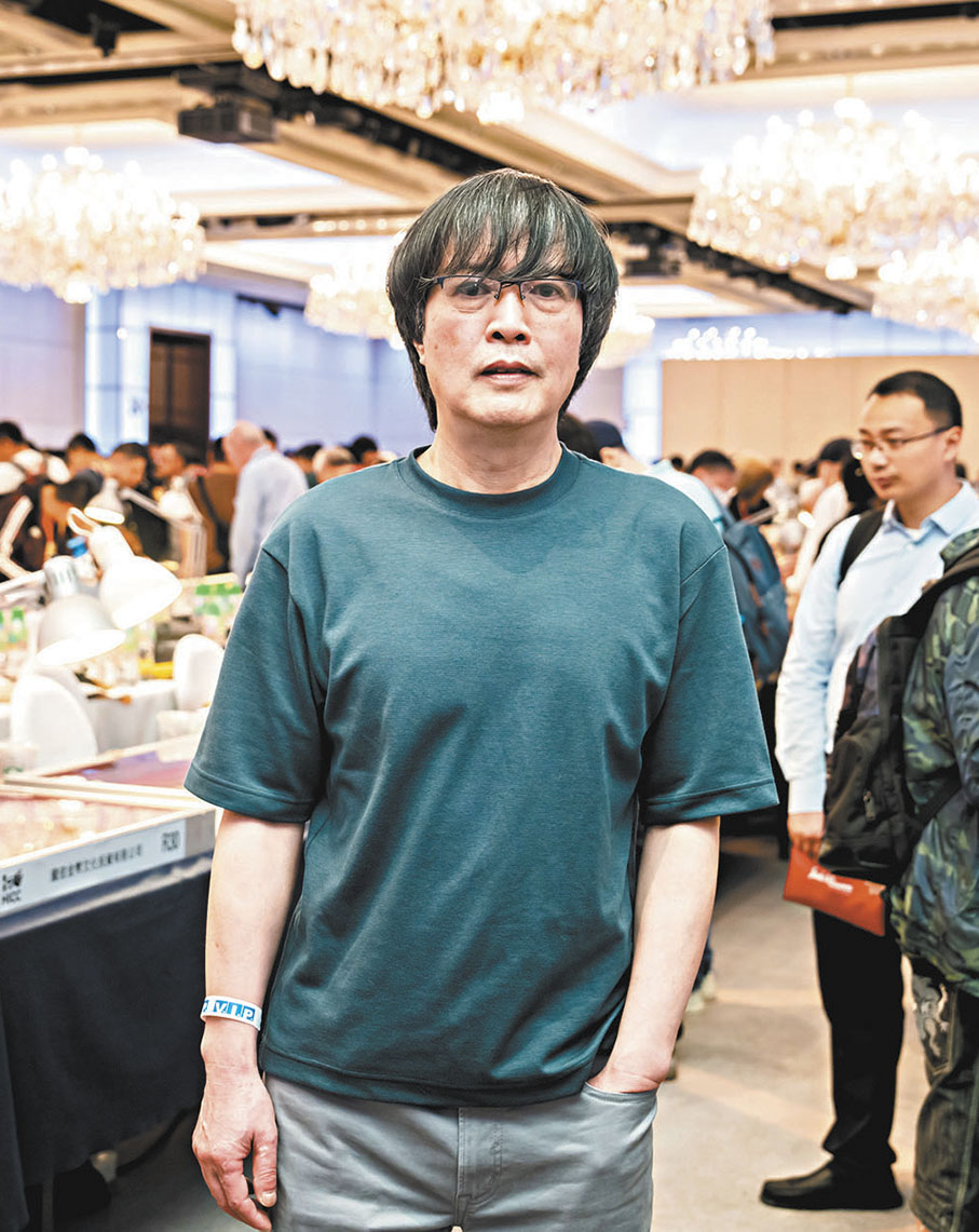 ◆余敏藉尺寸有限的錢幣打開了無限的創作天地。
