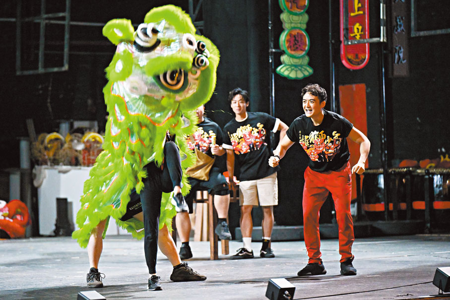 ◆4月30日,演員在廣東歌舞劇院排練音樂劇《雄獅少年》粵語版。 中新社
